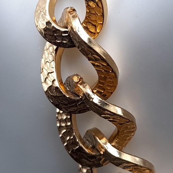 Vintage Monet Textured Bracelet, Gold Plated, Safety Chain, 7 1/4 Inch, 1960s - Picture 7 of 10